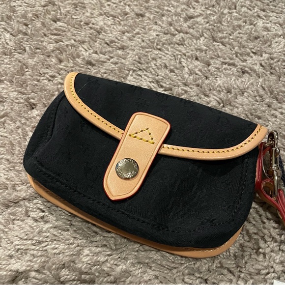 Dooney & Bourke black and Tan Wristlet - Picture 2 of 6